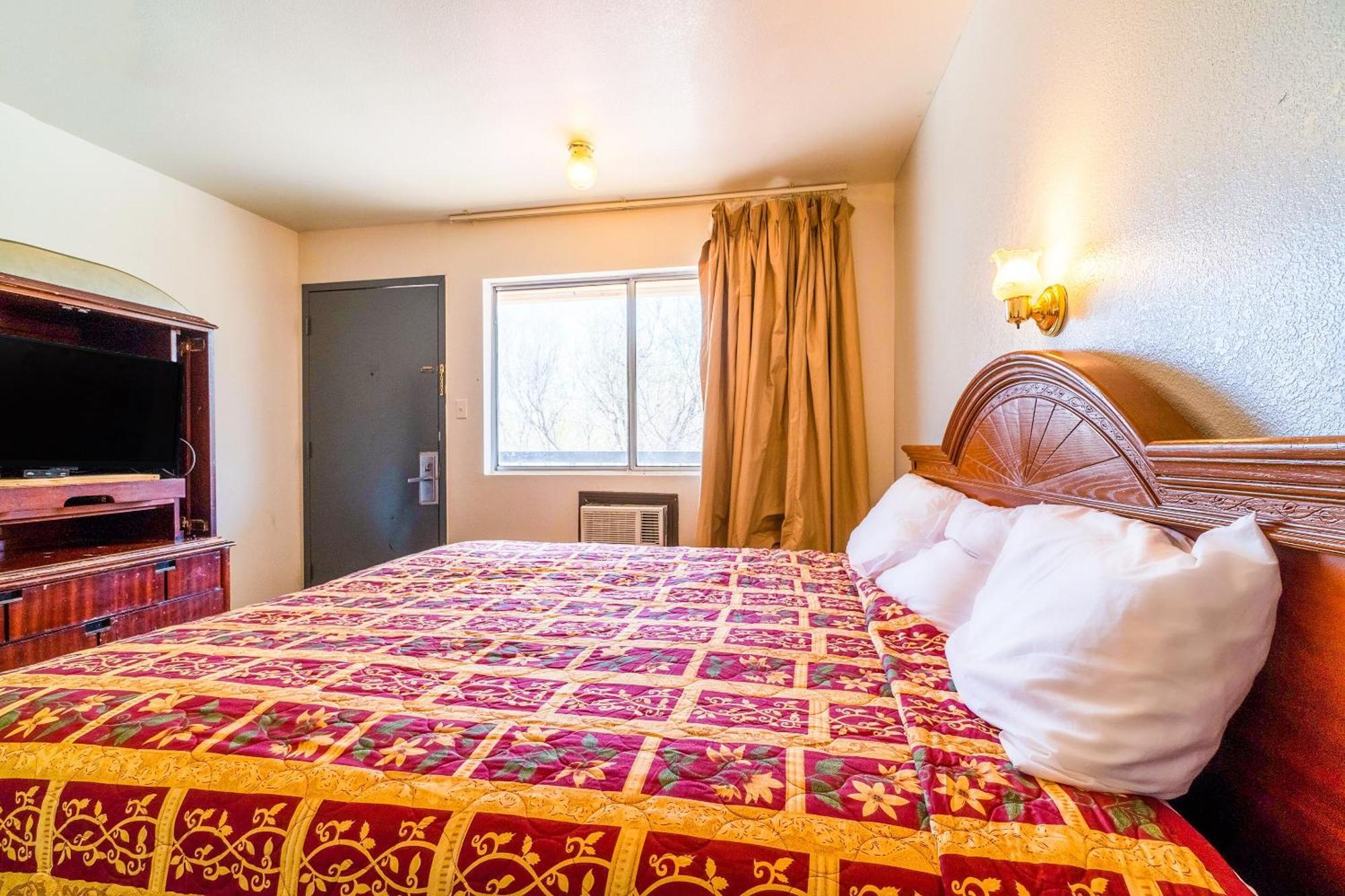Castle Inn & Suites By Oyo Chickasha Dış mekan fotoğraf