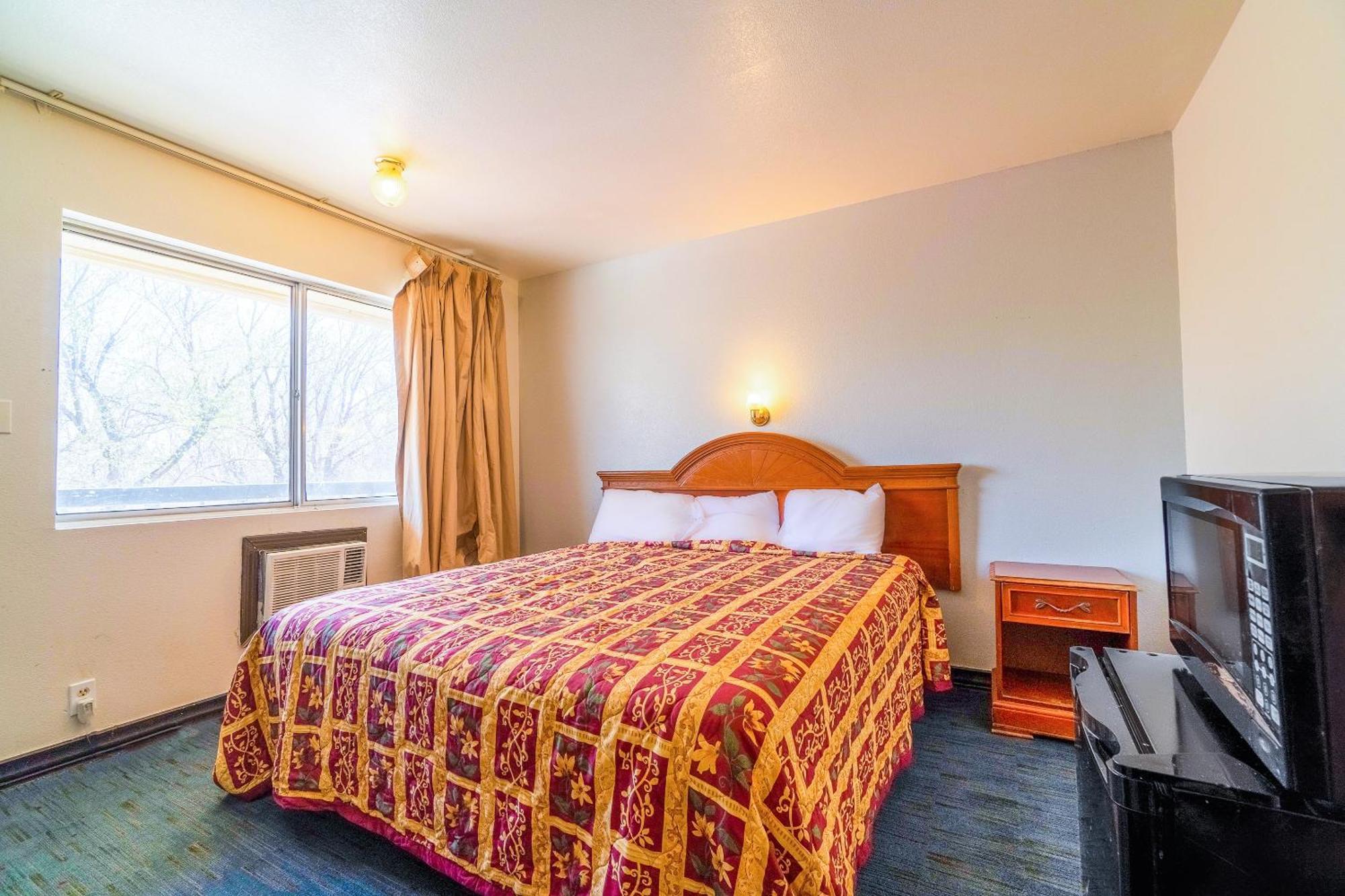 Castle Inn & Suites By Oyo Chickasha Dış mekan fotoğraf