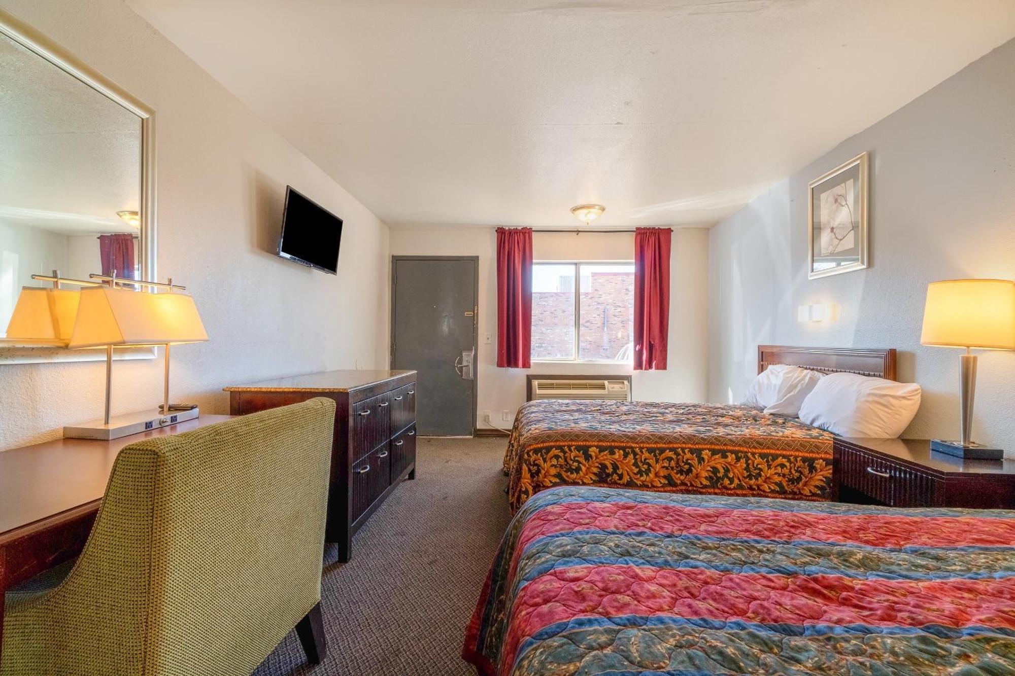 Castle Inn & Suites By Oyo Chickasha Dış mekan fotoğraf