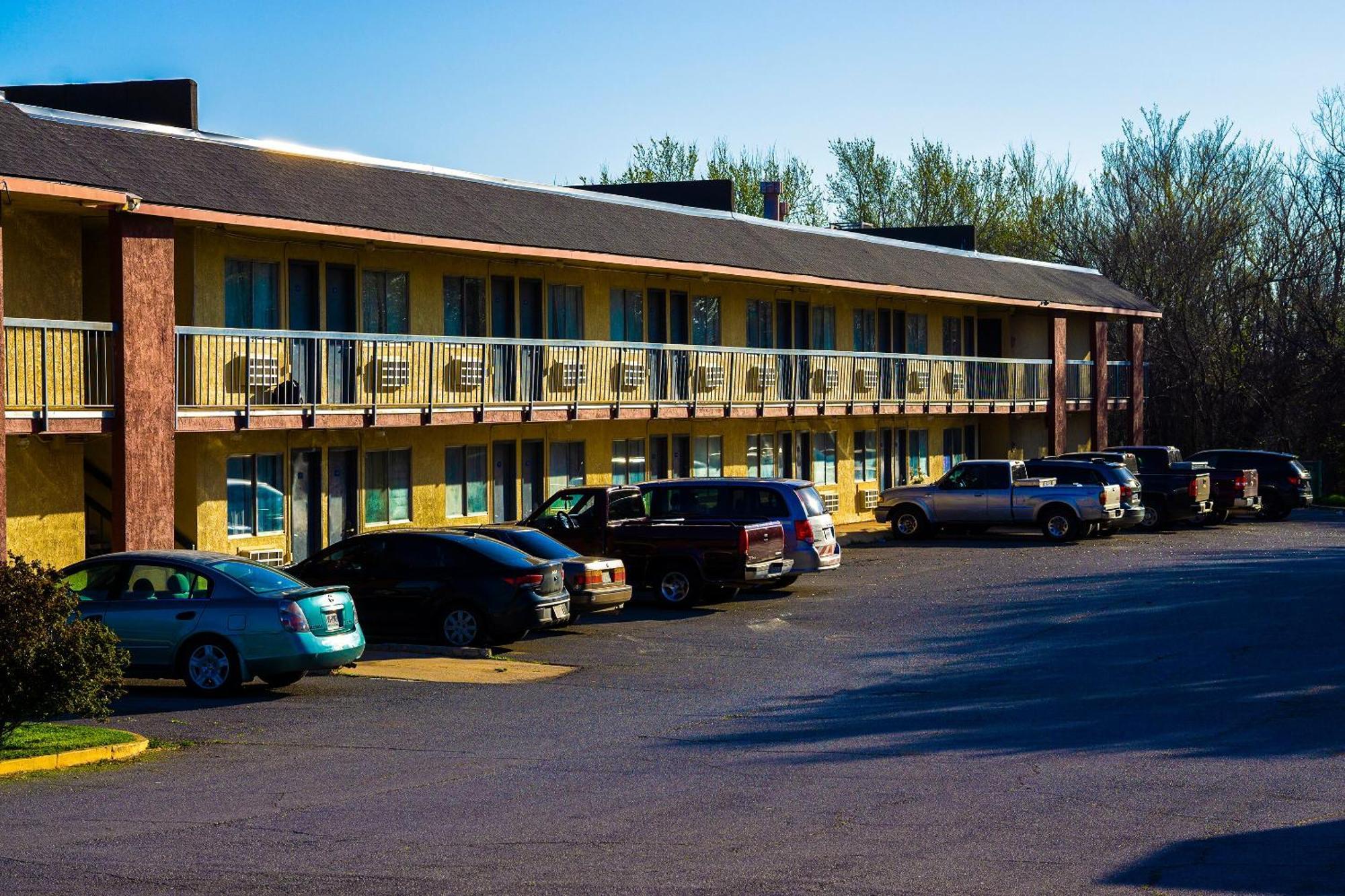 Castle Inn & Suites By Oyo Chickasha Dış mekan fotoğraf