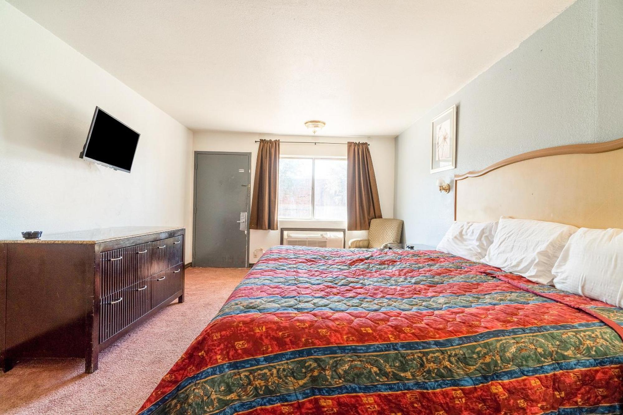 Castle Inn & Suites By Oyo Chickasha Dış mekan fotoğraf