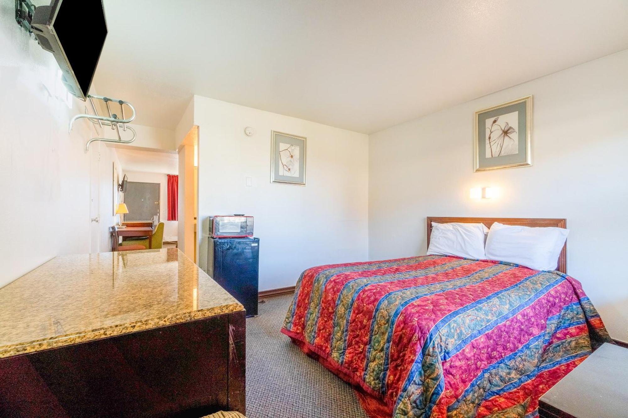 Castle Inn & Suites By Oyo Chickasha Dış mekan fotoğraf